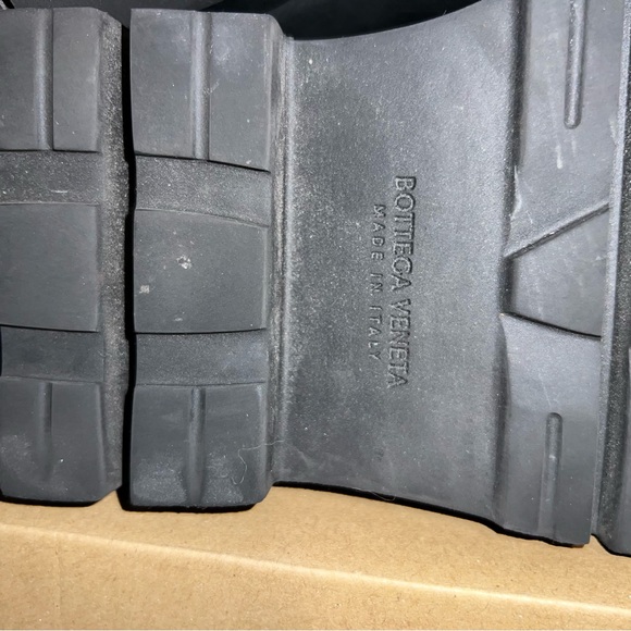 Bottega Veneta Lug Chelsea Ankle Boots – Women’s Size 38 (8) - Picture 12 of 12